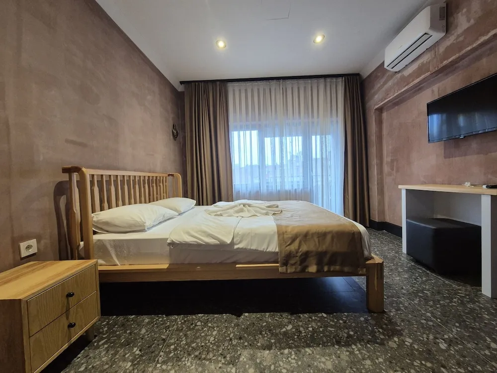 Economy Tek Büyük Yataklı Oda, 1 Çift Kişilik Yatak, Ortak Banyo