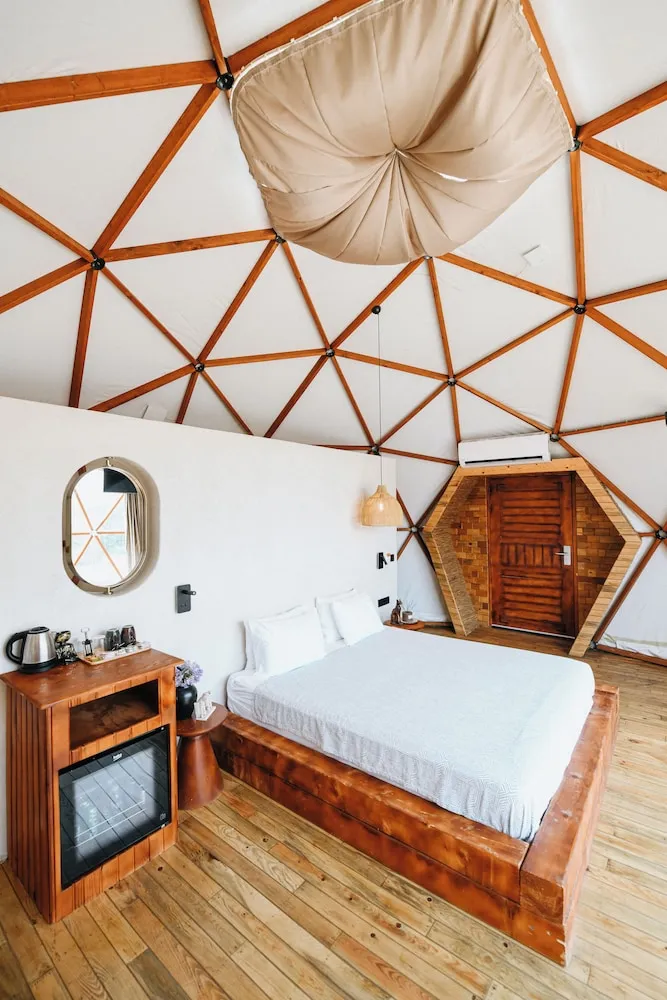 Deluxe Tent Non-Heated Outside Private Pool and Jacuzzi