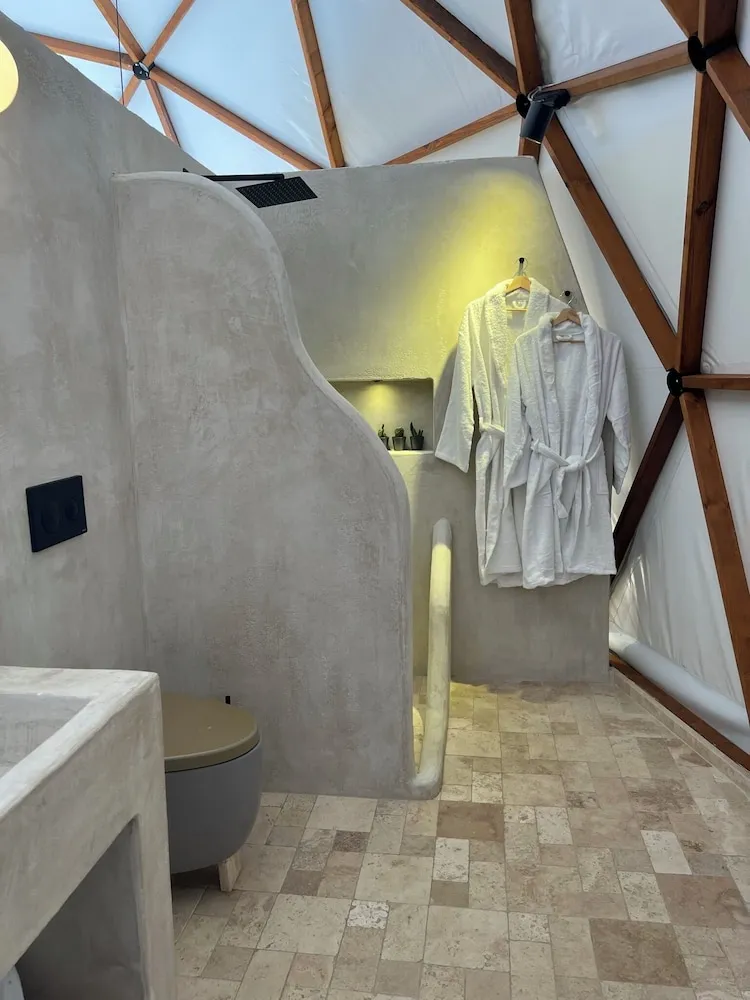 Deluxe Tent Non-Heated Outside Private Pool and Jacuzzi