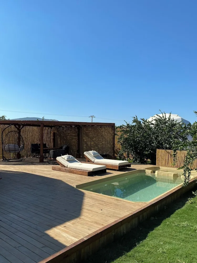Deluxe Tent Non-Heated Outside Private Pool and Jacuzzi