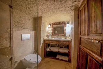 Shiraz Cave Cappadocia