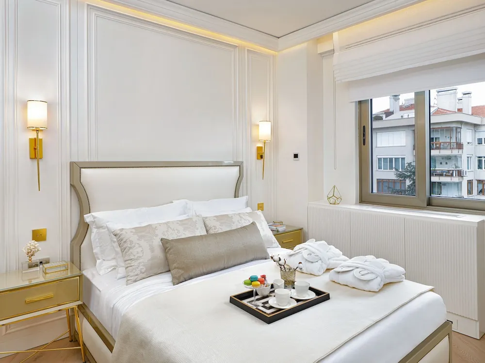 2+1 Bosphorus View Apartment With Balcony