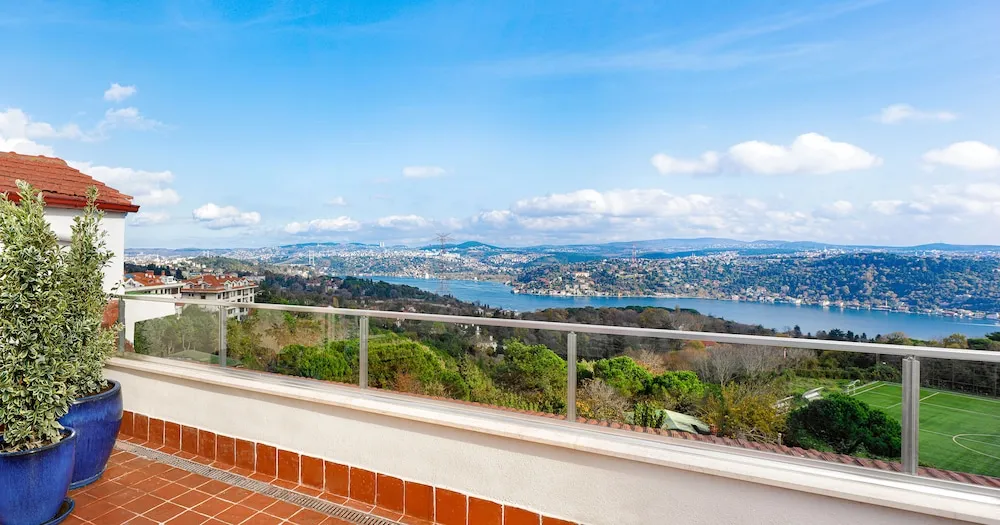 2+1 Bosphorus Apartment with Terrace