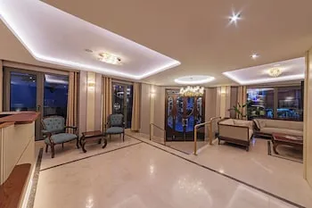 Triton Hotel