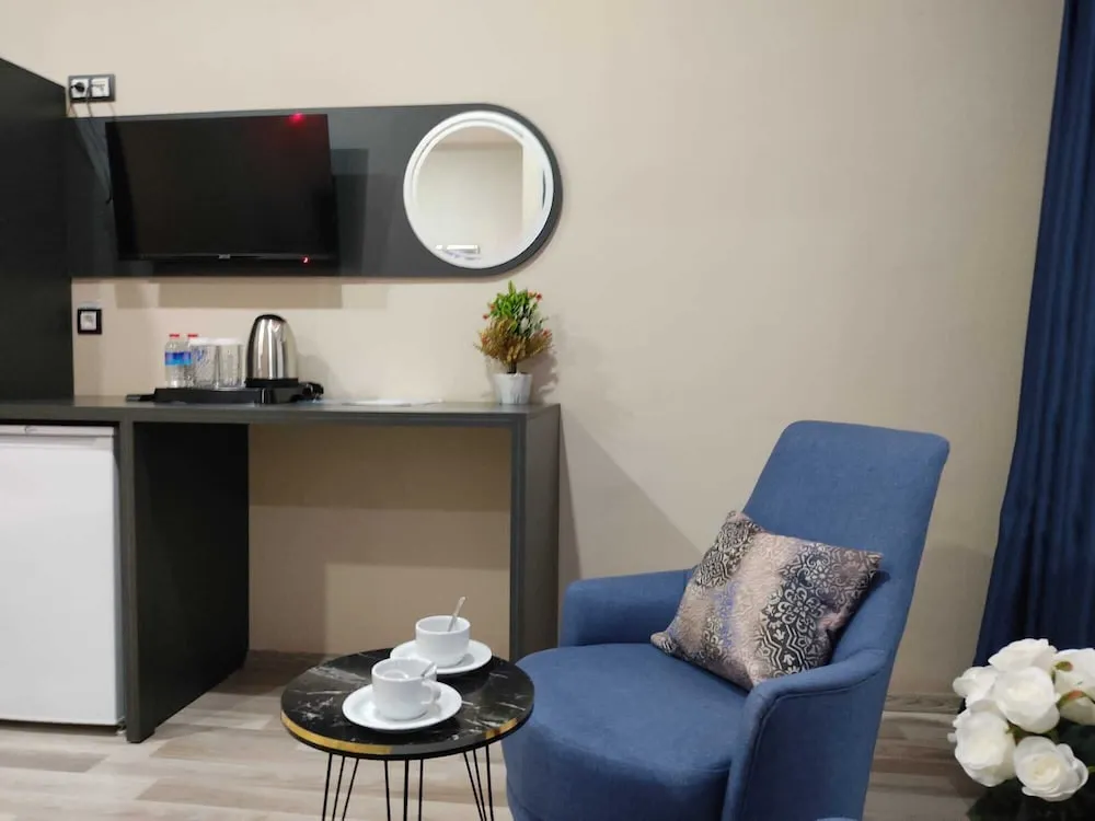 DOUBLE ROOM