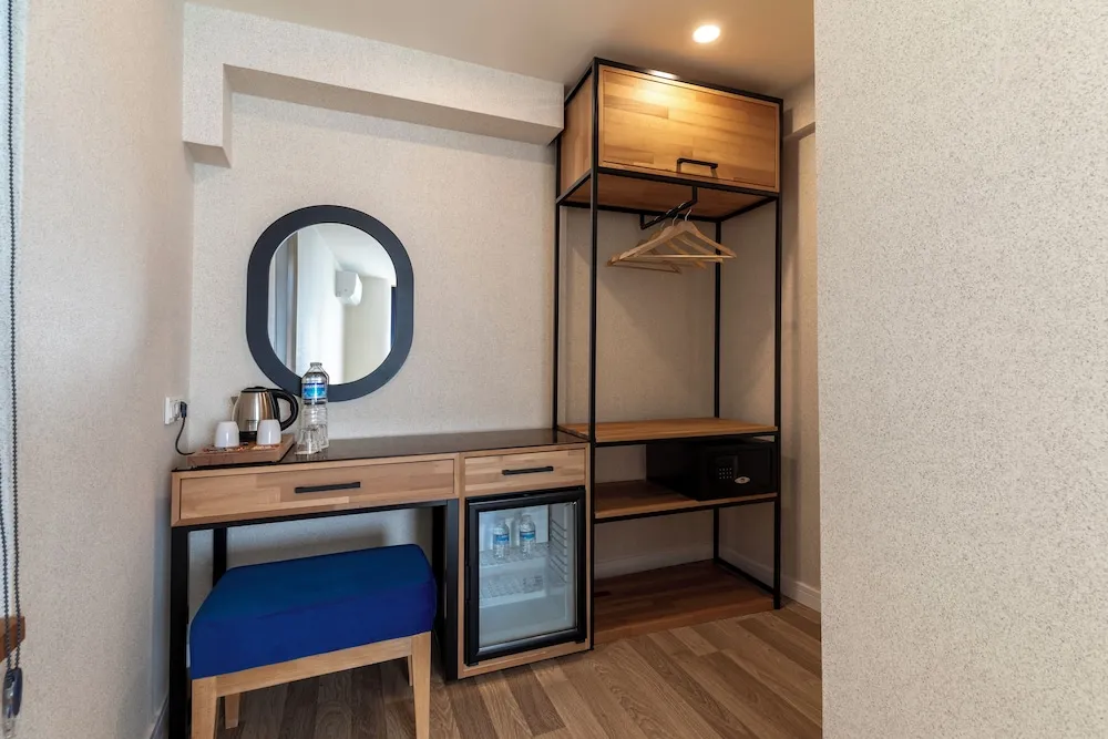 ANNEX JUNIOR SUITE-PARTIAL VIEW