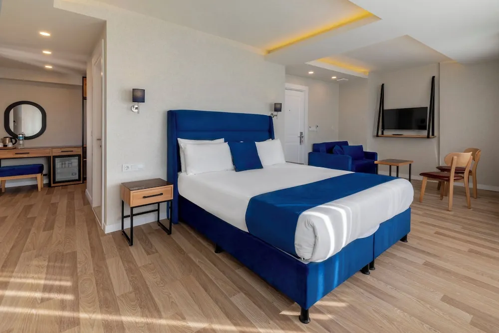 ANNEX JUNIOR SUITE-PARTIAL VIEW