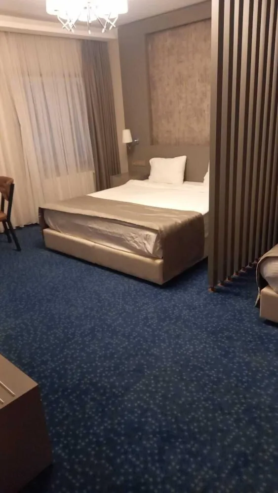 Deluxe Üç Kişilik Oda