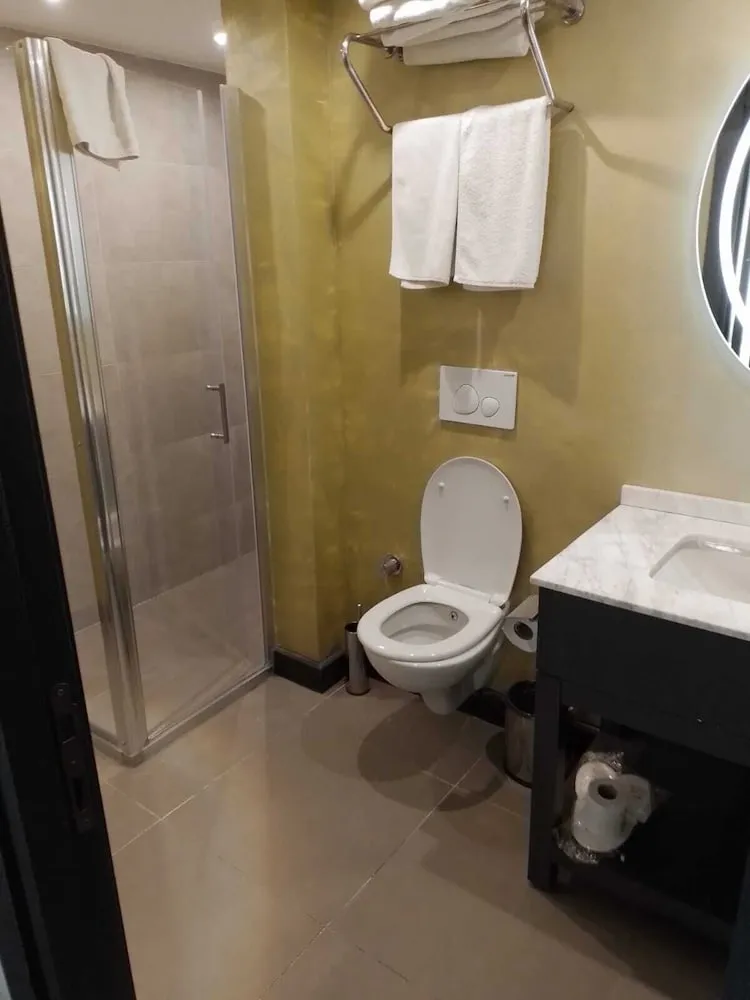 Deluxe Üç Kişilik Oda