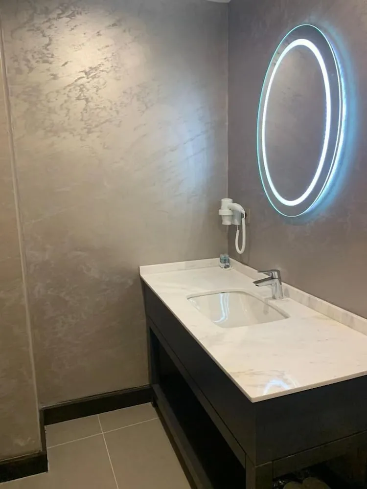 Standard Büyük Yataklı Tek Kişilik Oda