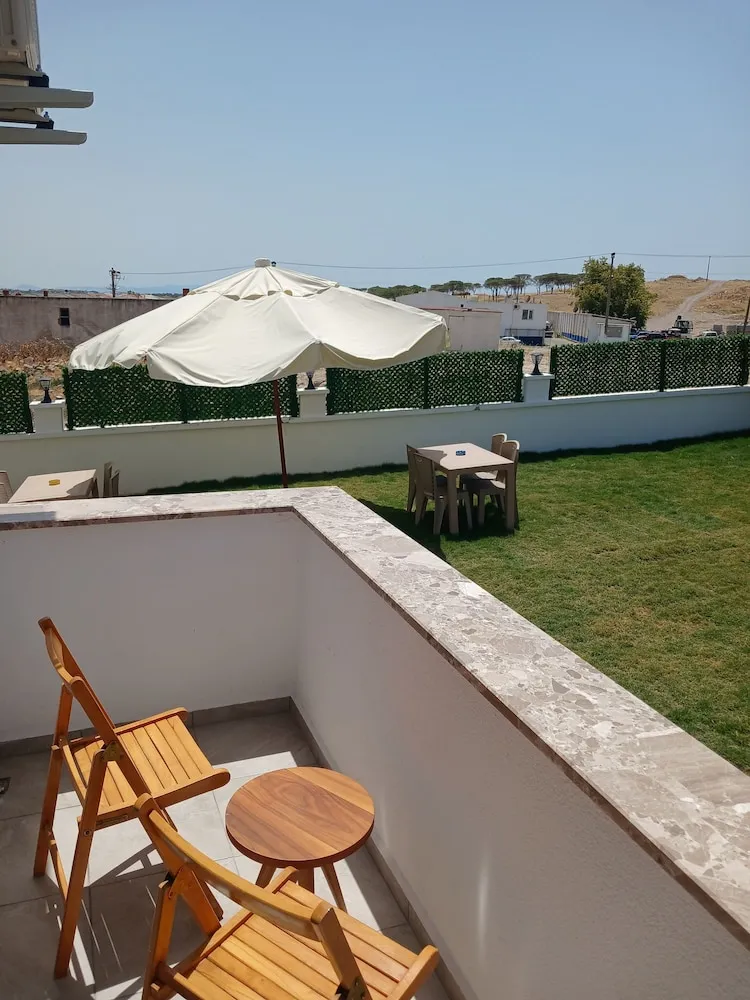 Comfort Tek Büyük Yataklı Oda, Balkon, Bahçe Manzaralı