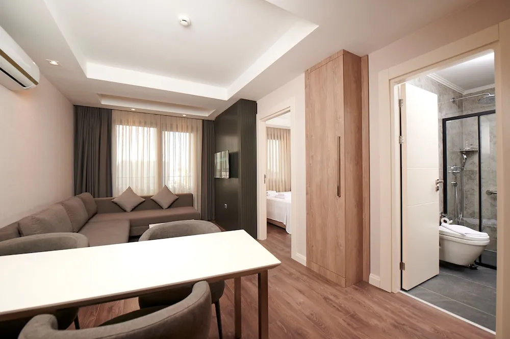 Family Suit Room With Kitchen