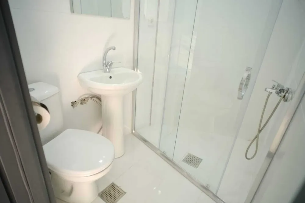 Basic Üç Kişilik Oda
