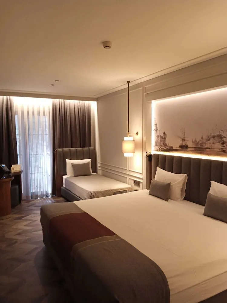 Deluxe Üç Kişilik Oda