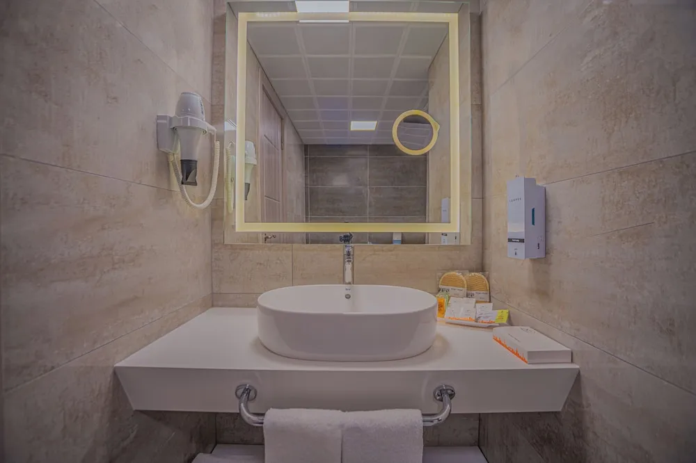 Süit, 1 En Büyük (King) Boy Yatak, Sıcak Su Küveti (Living Room;with Single Sofabed)