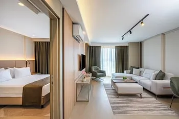 Casamax Suites