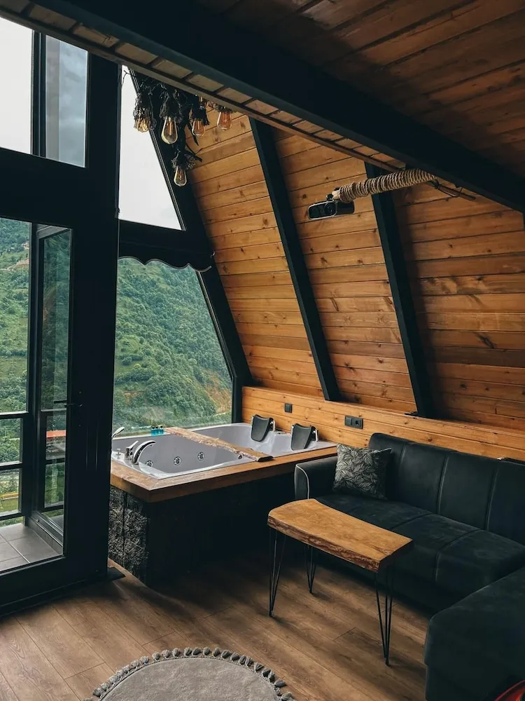 King Suite Room 3