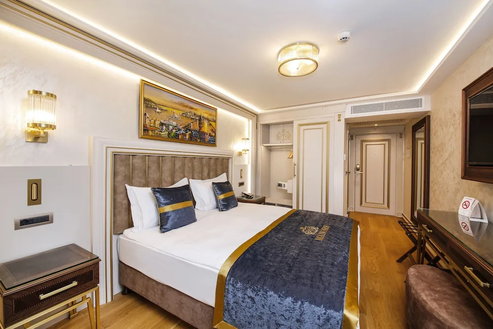 Deluxe Tek Büyük Yataklı Oda