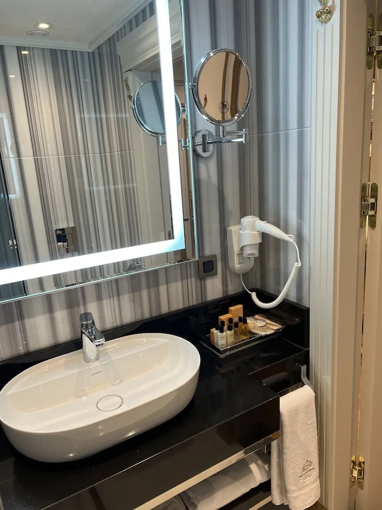 Deluxe Üç Kişilik Oda