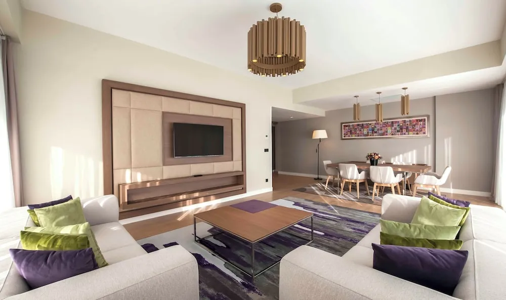 Three Bedroom Superior Apartment with Terrace