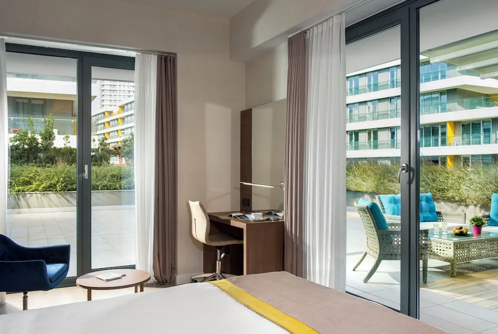 Three Bedroom Superior Apartment with Terrace