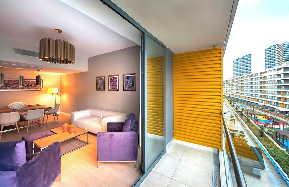 Three Bedroom Apartment with Balcony