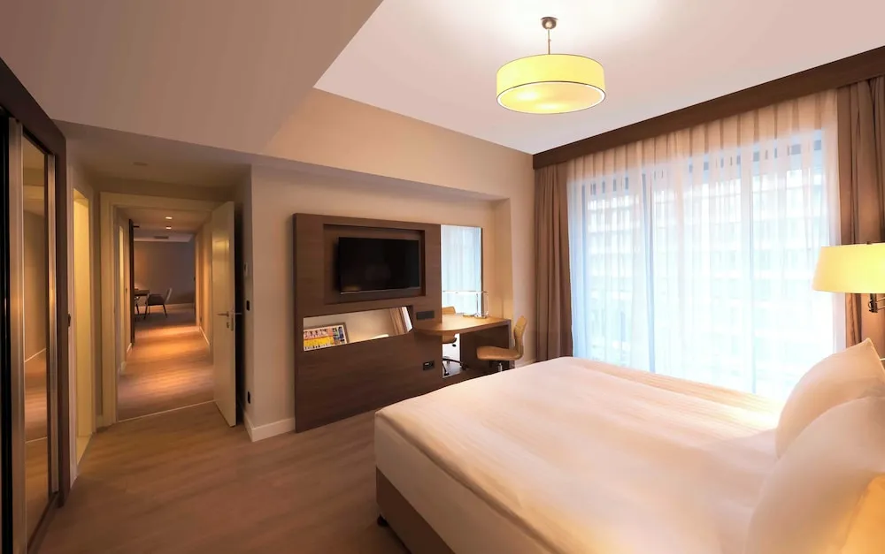 Three Bedroom Apartment with Balcony