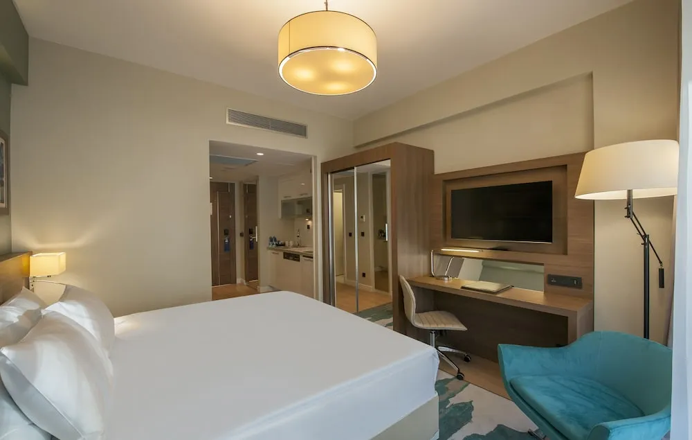 Three Bedroom Apartment with Balcony