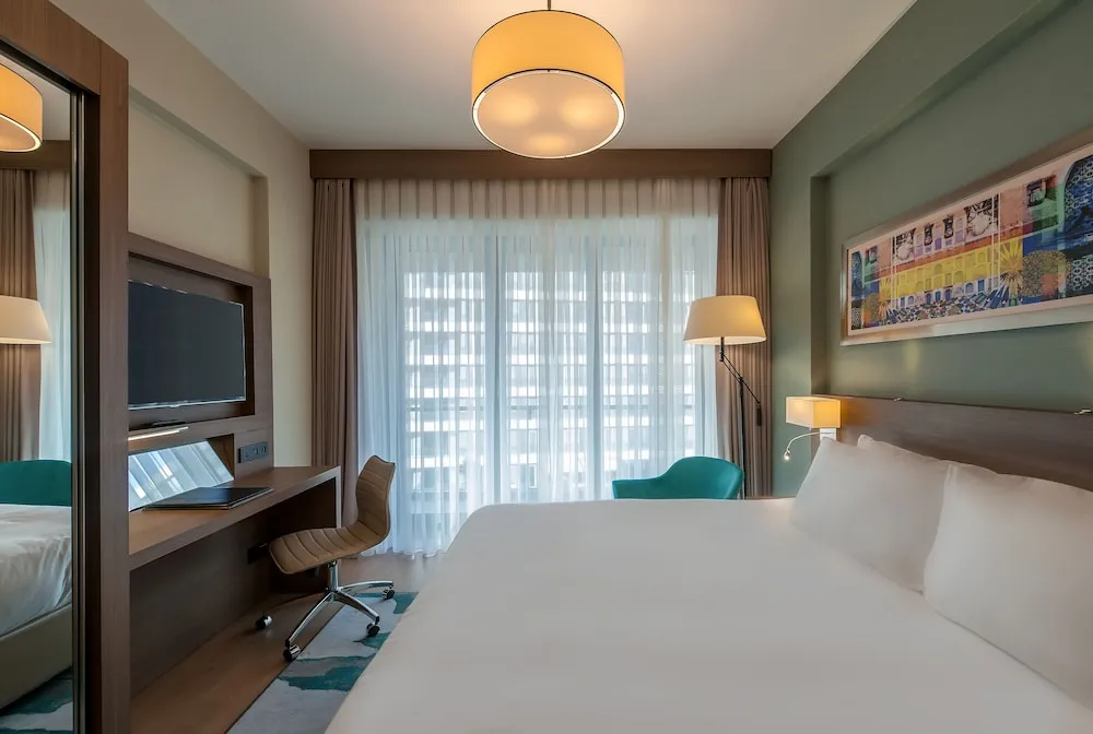 Three Bedroom Apartment with Balcony