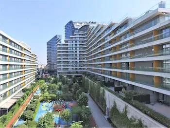 The Superior Living Batışehir