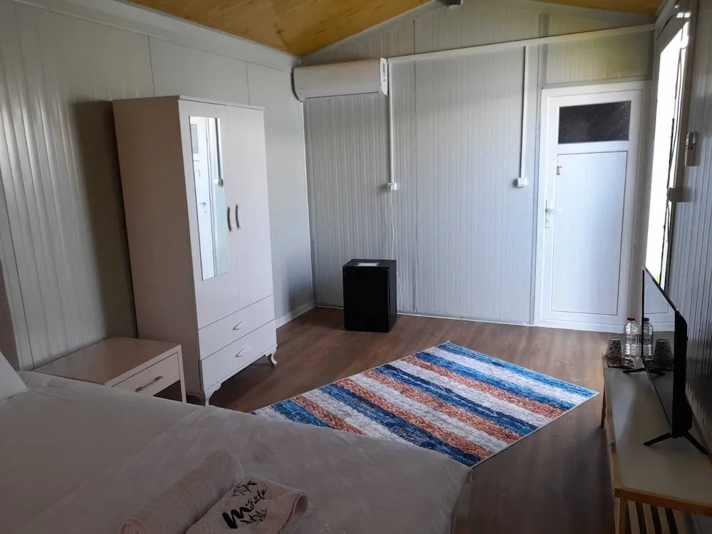 Basic Oda, Sigara İçilmez, Bahçe Manzaralı