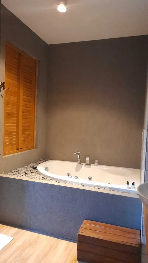 Deluxe Oda, Sigara İçilmez, Bahçe Manzaralı