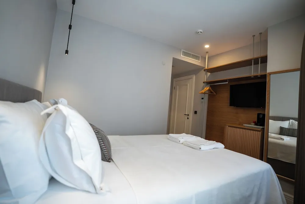 Comfort Oda, 1 Büyük (Queen) Boy Yatak, Sigara İçilmez, Zemin Kat