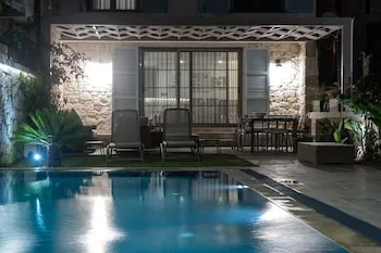 Zena Hotel Alaçatı Yetişkin Oteli
