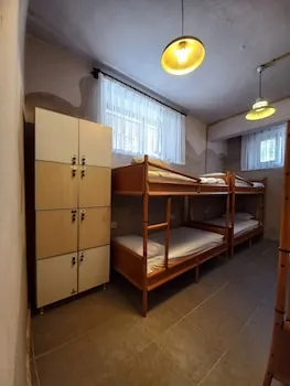 Berlin Hostel & Street