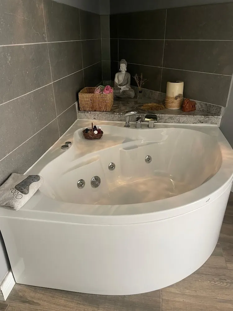 Honeymoon Tek Büyük Yataklı Oda