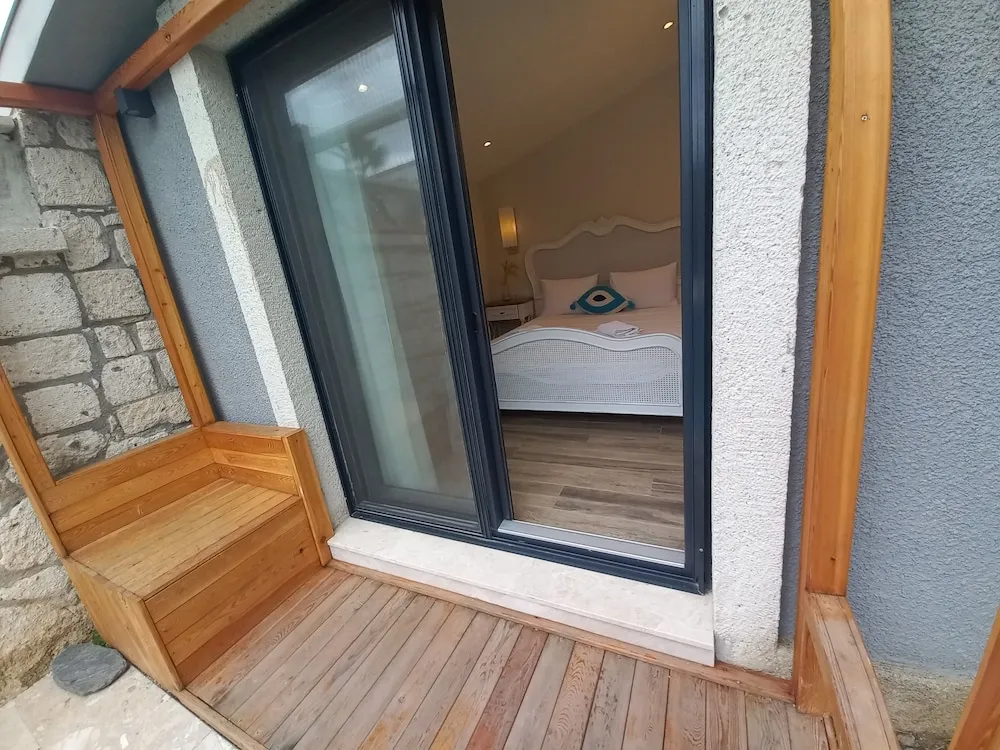 Comfort Tek Büyük Yataklı Oda