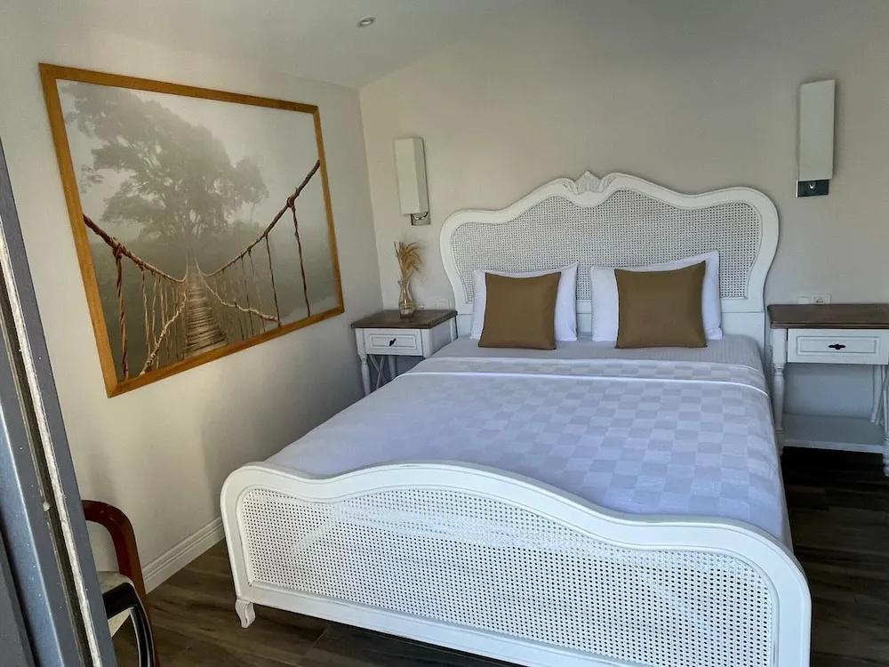 Comfort Tek Büyük Yataklı Oda
