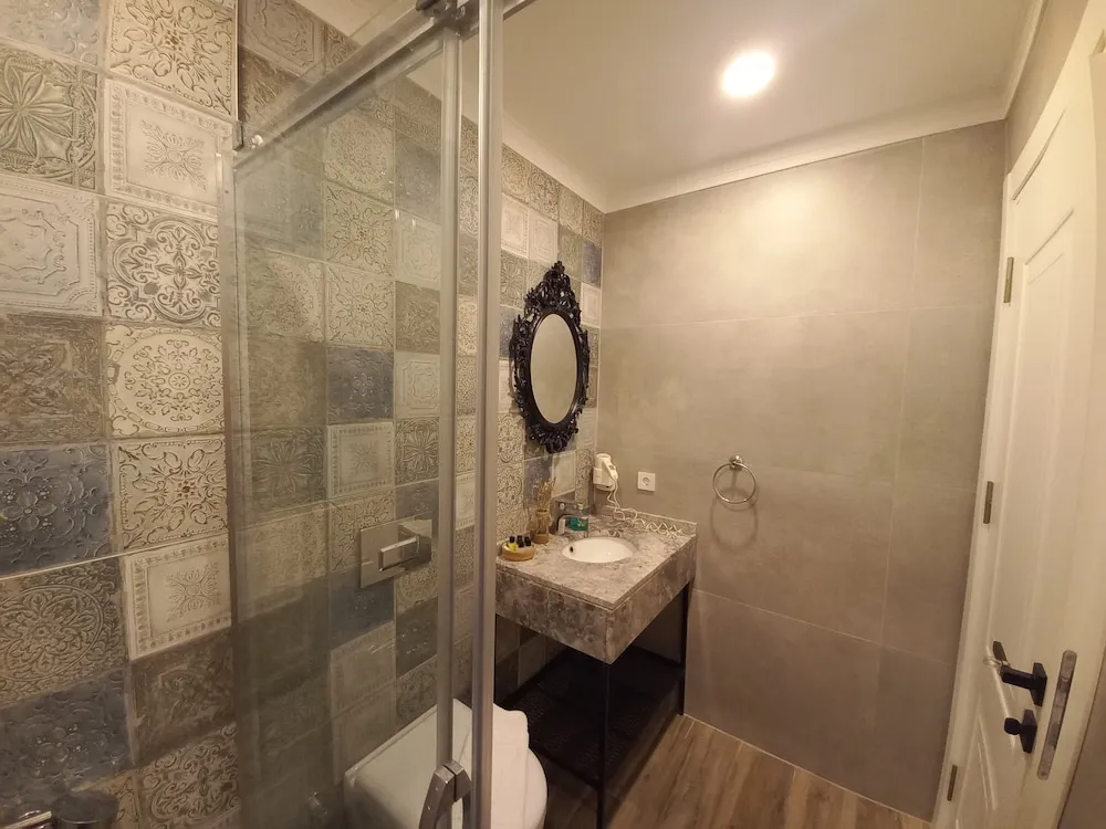 Comfort Tek Büyük Yataklı Oda