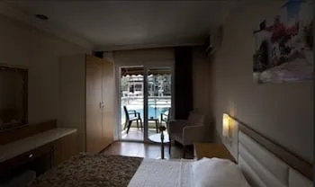 Risa Hotel