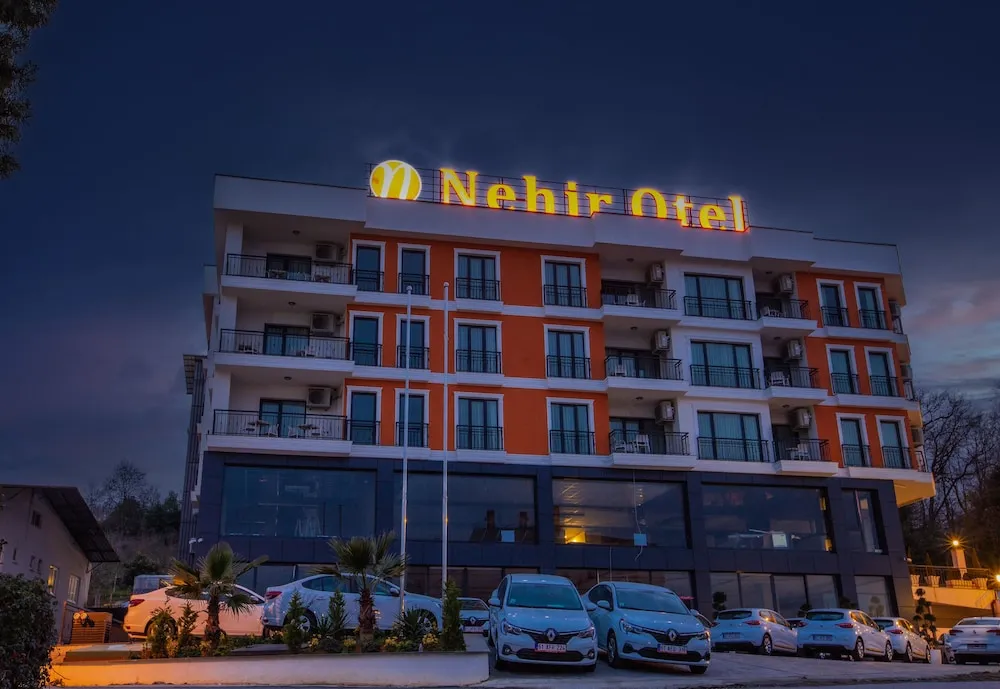Nehir Otel