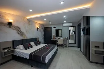 Intercity Airport Hotel