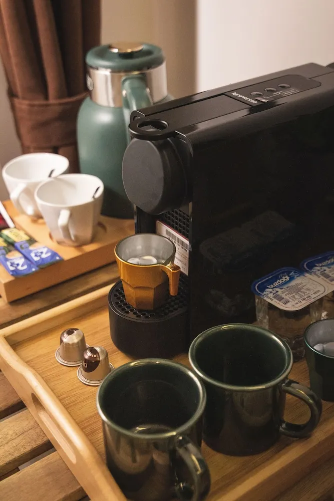 Design Oda, 1 Büyük (Queen) Boy Yatak, Sigara İçilebilir, Bahçe Manzaralı