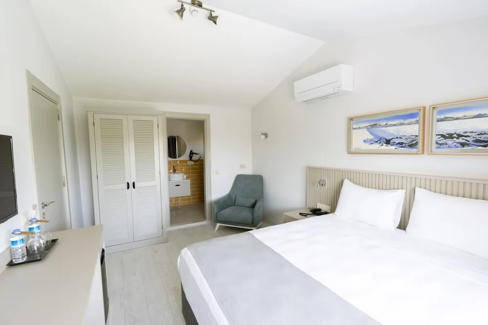 Comfort Tek Büyük veya İki Ayrı Yataklı Oda