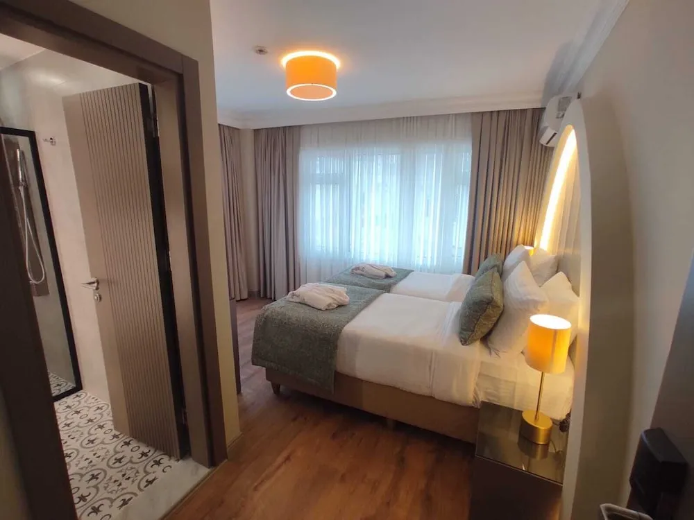 Standard Tek Büyük veya İki Ayrı Yataklı Oda