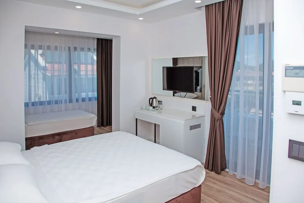 Comfort Triple Room With Balcony