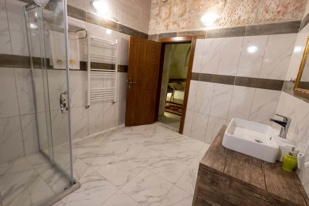 Standard Tek Büyük veya İki Ayrı Yataklı Oda
