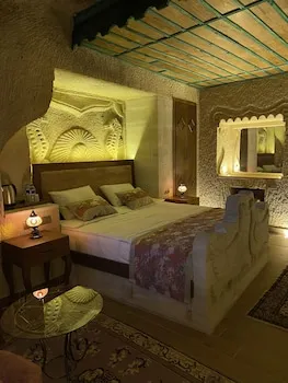 Mesken Cave Suites