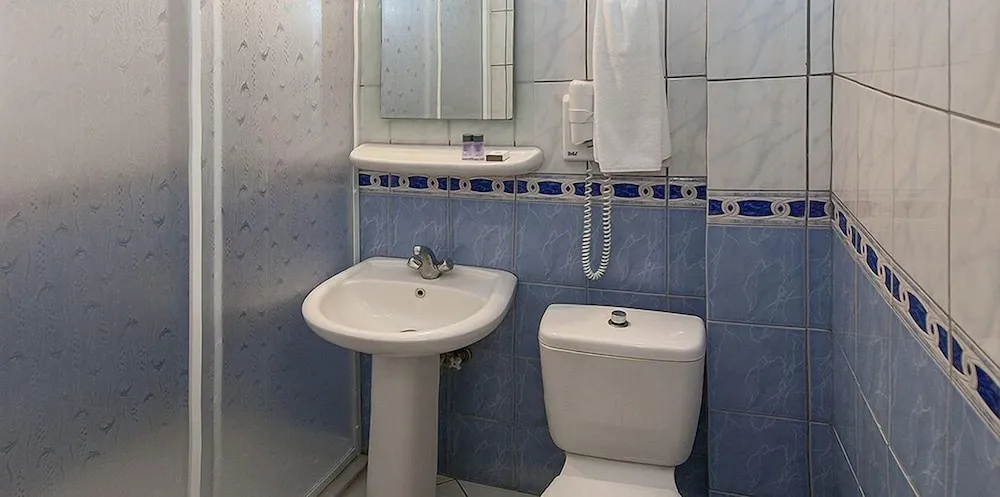 Standard Tek Büyük Yataklı Oda