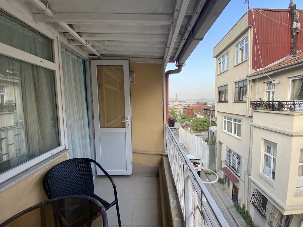 Comfort Tek Büyük Yataklı Oda